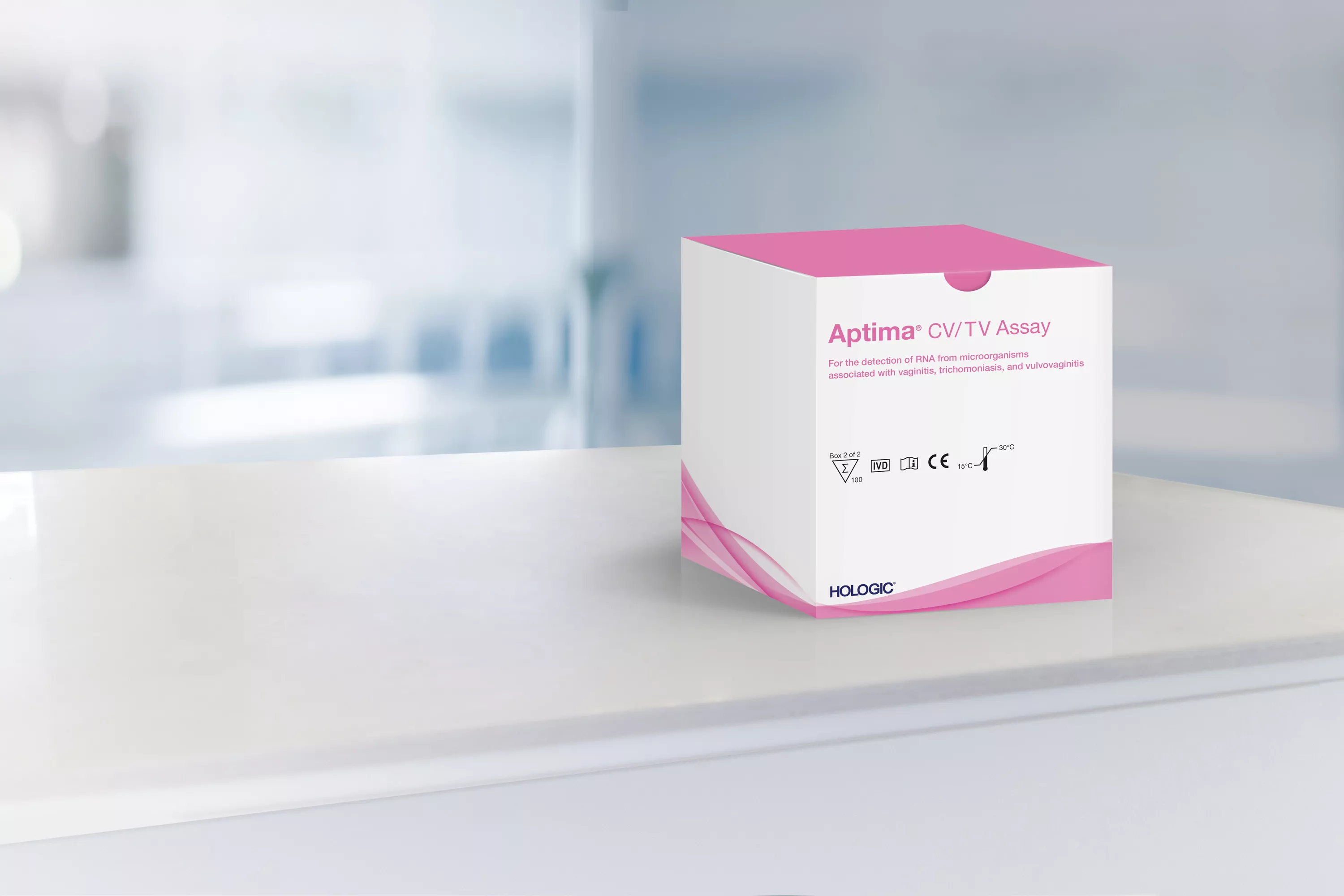 ラボのベンチの上にあるホロジックの Aptima カンジダヴァジナイティス/トリコモナスヴァギナリス Assay