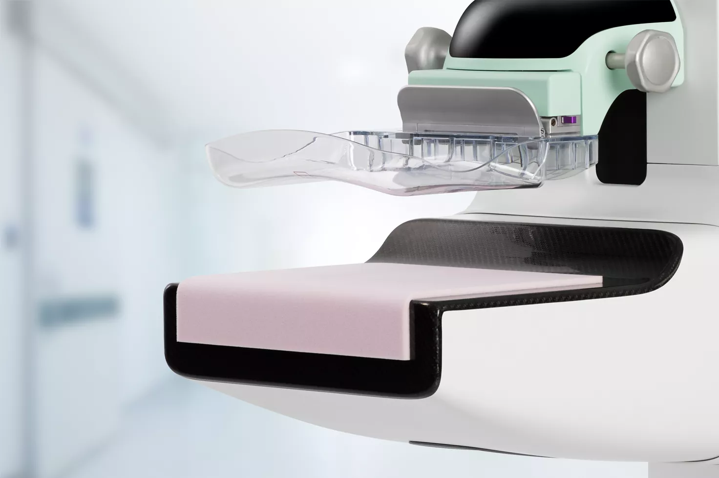 マンモグラフィ装置につけられた MammoPad の拡大